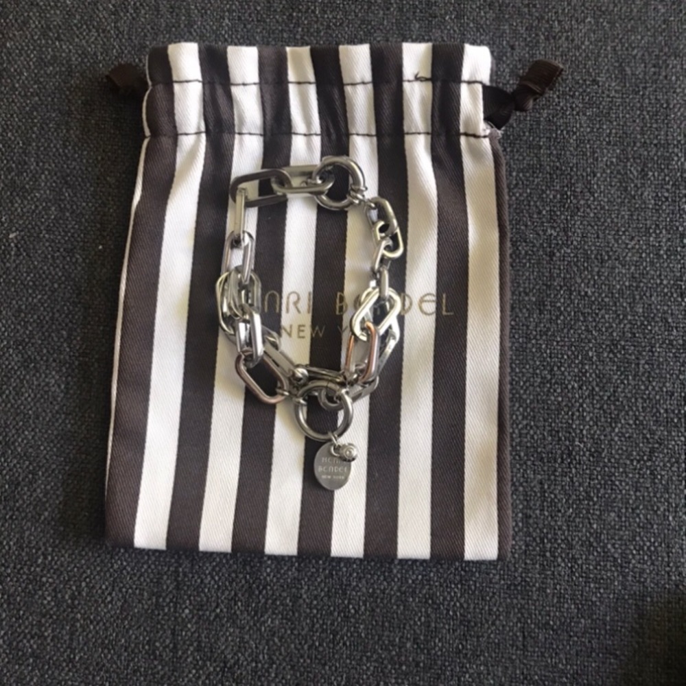 BNWT Henri Bendel Thick Chain Bracelet